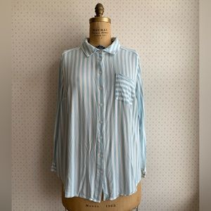 Torrida Lizzie Blue and White Stripe Button Down Top sz 2 TP2